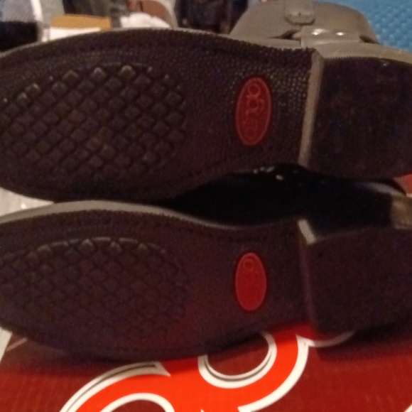 Boots - Picture 6 of 8